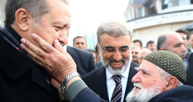 Şehit babasından Cumhurbaşkanı Erdoğan’a sevgi gösterisi