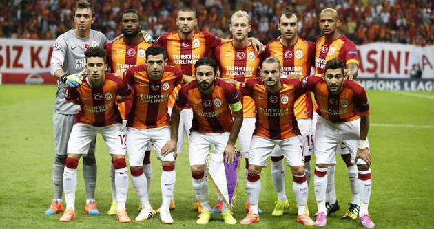 Galatasaray’ın yıldızından sürpriz imza!