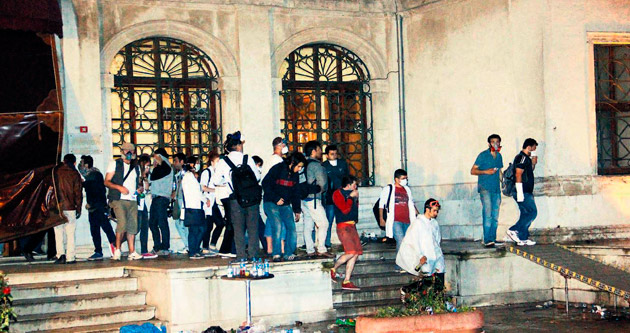 Cami içinde bira kutusu tespit ettik