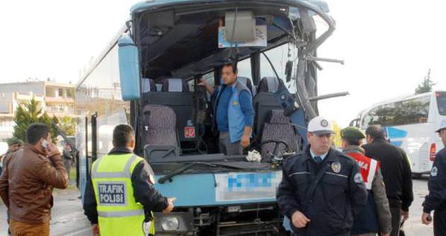 Antalya’da tur otobüsü yolcu otobüsü ile çarpıştı