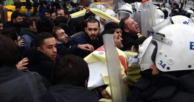 Taksim’de göstericilere polis müdahalesi