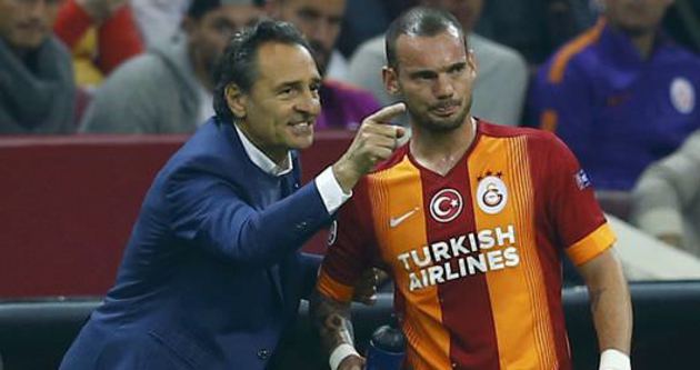 Prandelli Sneijder’den intikam aldı