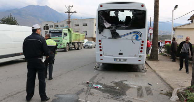 Hatay’da çevik kuvvet otobüsü kaza yaptı
