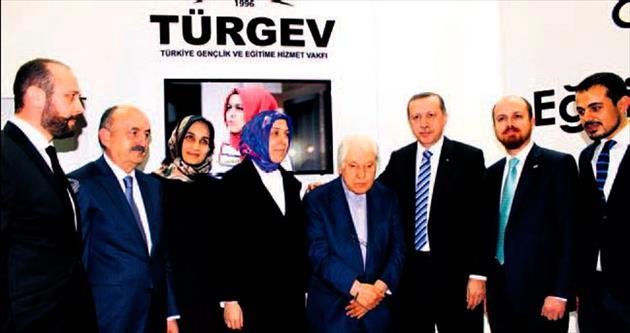 Cumhurbaşkanı’na Pakdil imzalı kitap