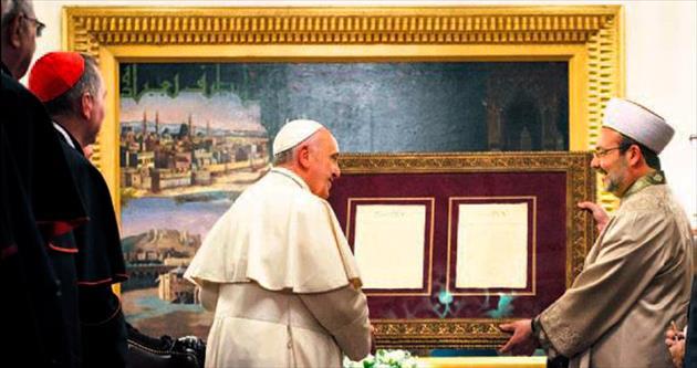 ’İslam düşmanlığı tarihte kara lekedir’