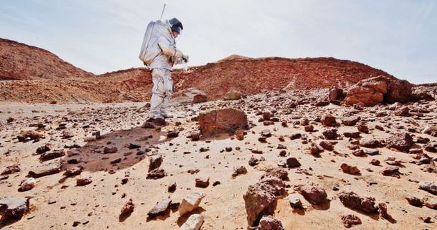 NASA görevlisi 6 kişi Mars’ta insan görmüş!