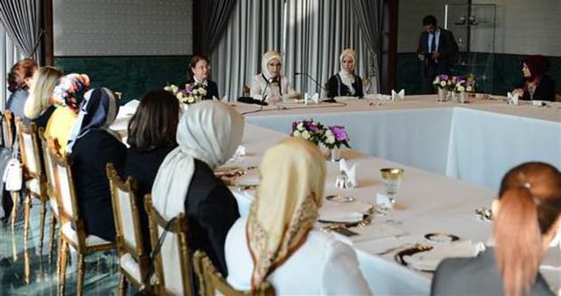 Emine Erdoğan’dan STK temsilcilerine yemek