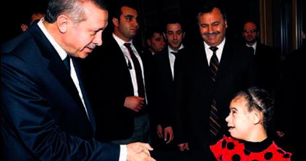 Erdoğan, zihinsel engelli Neslihan’ı kırmadı arkadaşlarıyla konuk etti
