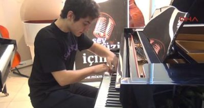 Suriyeli genç piyanist Türk vatandaşı oldu!