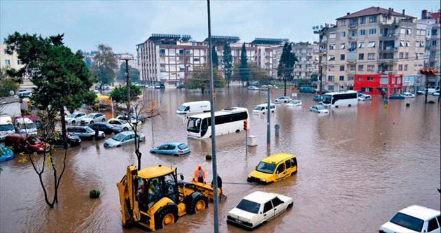 Antalya’da deniz mevsimi