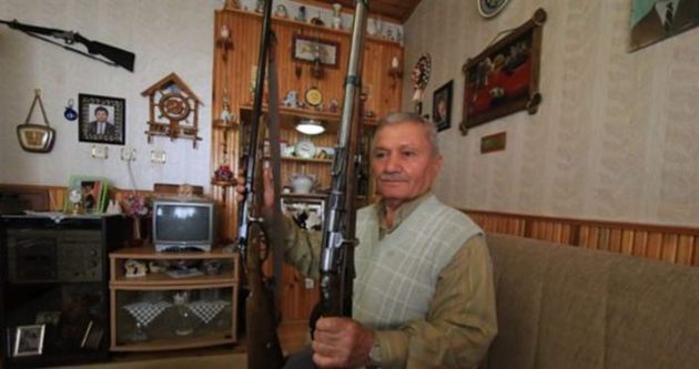 Dedesinin silahları için müze kurdu