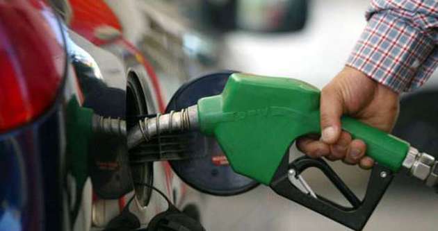 Türkiye’de benzin fiyatı yüzde 42.1 düştü
