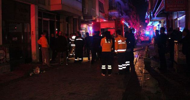 İzmir’de 4 katlı binada yangın
