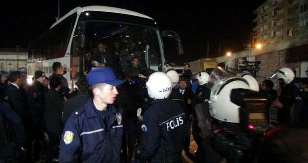 Galatasaray otobüsüne saldırıyı kınadı