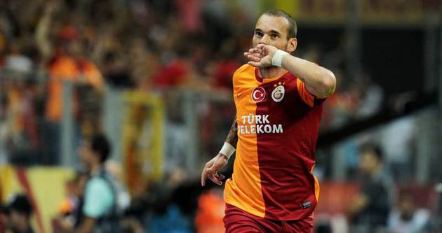 Sneijder’in Volkan’a gol attığı top satıldı!