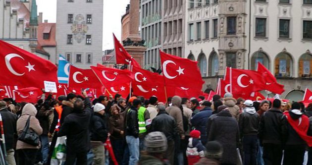 Almanya’daki Türkler ırkçılığa karşı yürüyecek