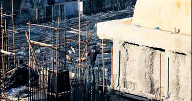 Şantiye iskelesi devrildi: 10 ölü