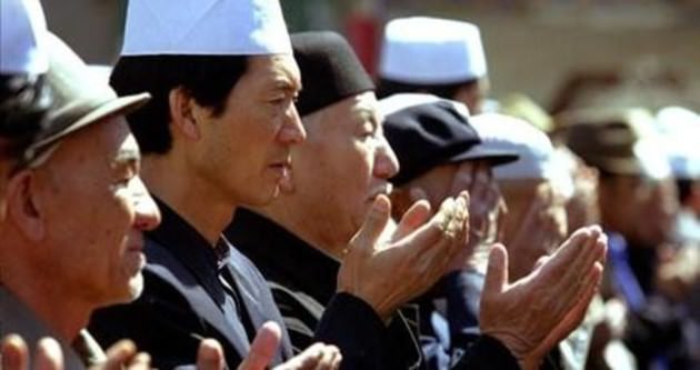 Doğu Türkistan’da namaz ve tesettür yasağı