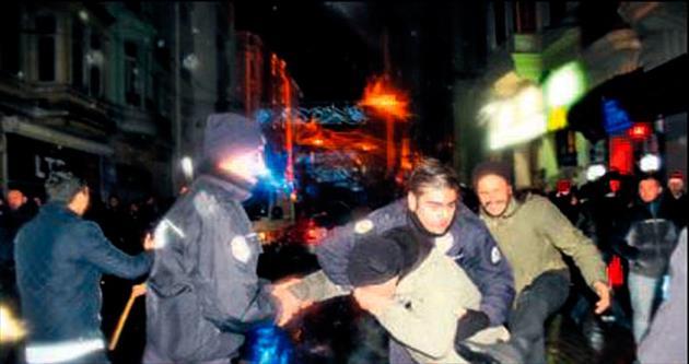 Taksim’de yine cinsel taciz vakaları ve kavgalar yaşandı