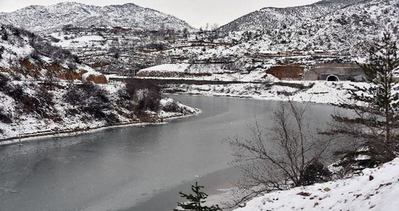 Torul Barajı buz tuttu