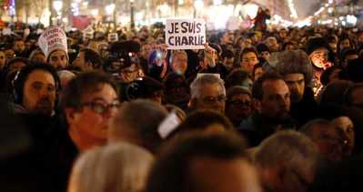 Paris’te Charlie Hebdo saldırıları için dev yürüyüşü