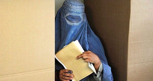 Doğu Türkistan’da şimdi de burka yasağı