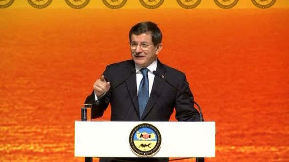 Başbakan Davutoğlu’ndan esnafa faizsiz kredi müjdesi