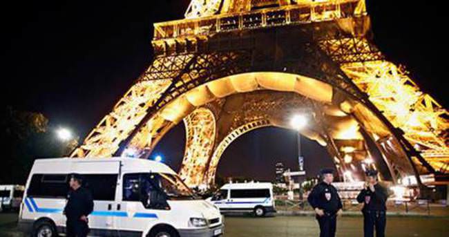 Fransa’da polise araçla saldırı