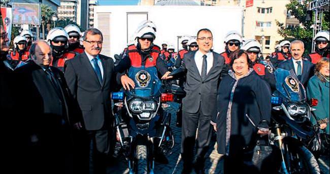 İzmir polisine 84 yeni araç
