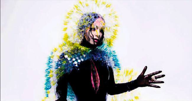 Björk ayrılık şarkıları söylüyor