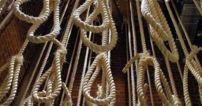 İran’da 2 idam mahkumu son anda affedildi