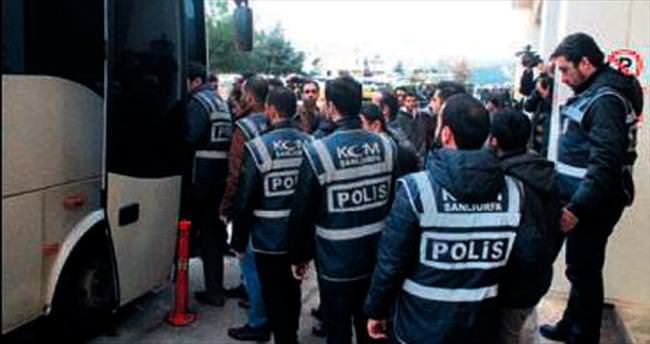 Paralel destekçisi 7 polis açığa alındı