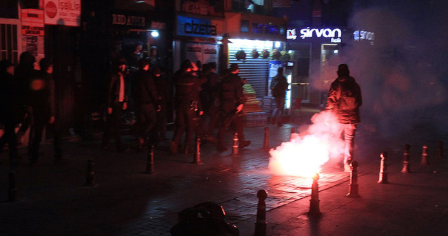 Kadıköy’de polise saldırı