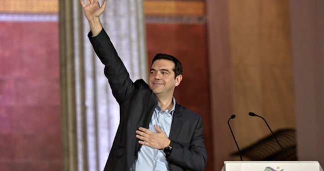 Ateist Tsipras İncil’e el basıp yemin edecek mi?