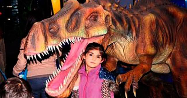 AVM’de çocuklar dinozorları sevdi