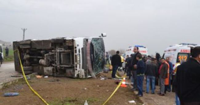 Hatay’da otobüs devrildi: 2 ölü, 15 yaralı