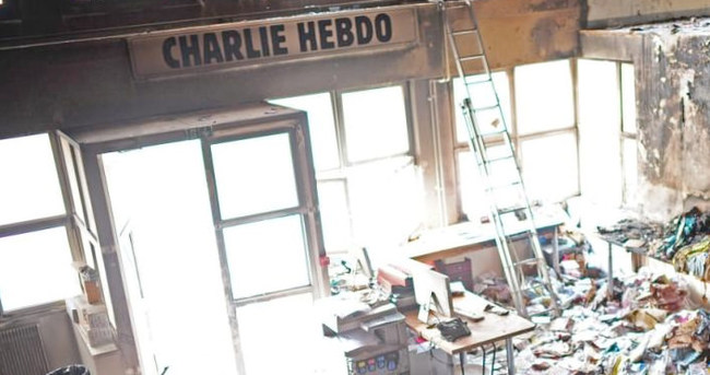 Charlie Hebdo yayını durdurdu