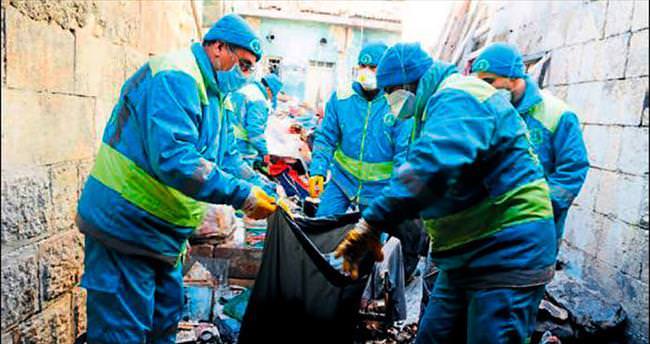 Şahinbey Belediyesi çöp eve müdahale etti