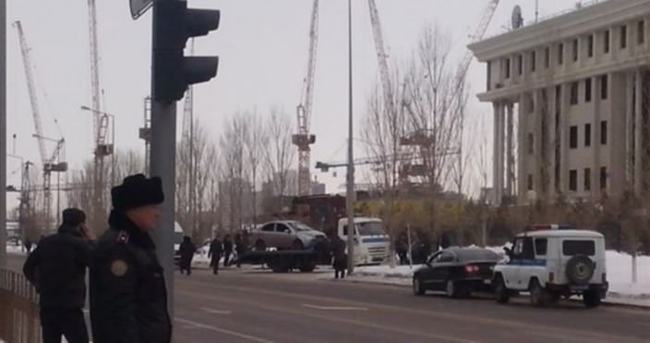 Kazakistan Savunma Bakanlığı önünde patlama