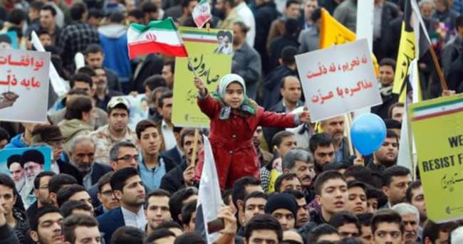 İran’daki kutlamalarda Husilere destek