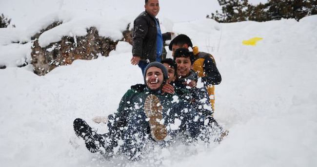 İstanbul’da bugün okullar tatil mi? Kar tatili olan il ve ilçeler