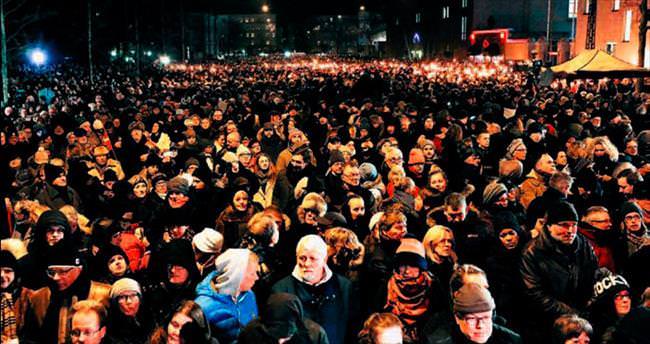 Kopenhag kurbanları için 30 bin kişi yürüdü