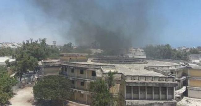 Somali’de otele saldırı