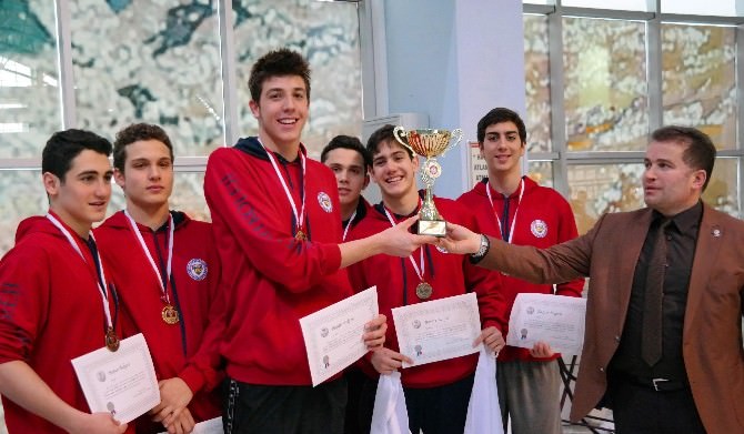 Fatihli Yüzücüler Her Branşta Altın Madalya Kazandı