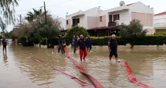 İzmir’de sel baskını