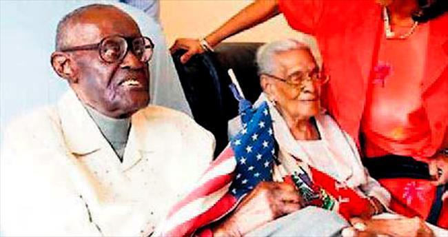 108 yaşına 105’lik eşiyle birlikte girdi