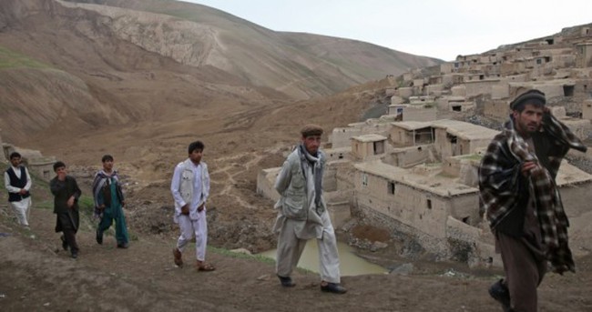 Afganistan’da 5 görevli kaçırıldı