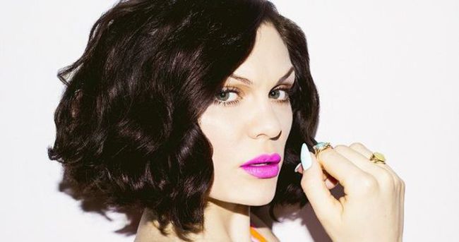 İngiltereli şarkıcı Jessie J’den Türkçe çağrı