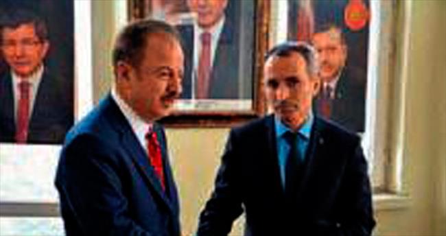 Turgut AK Parti’ye başvuruda bulundu