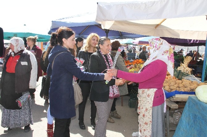 Bağlar Belediye Eşbaşkanı Akat Kadın Jiyan Semt Pazarı’nı Ziyaret Etti